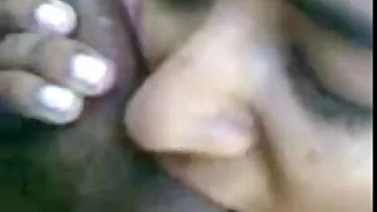 ભારત કમ બિટ ચાટવું ગળી જાય છે