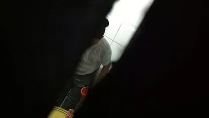 ફિલીપાઇન્સ-સ્કૂલ વિડિઓમાં બાથરૂમ સેક્સ