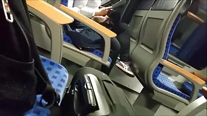 ટૂંકા પોર્ન વિડિઓ સાથે સોનેરી
