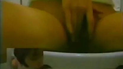 બાકી બ્યુટી ટોઇલેટ. મફત સત્ર વિડિઓ