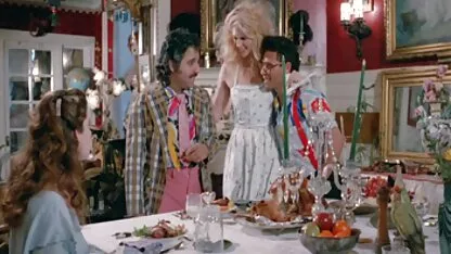 સુંદર પીચ 2 1987 સીન 4 ન્યૂડ ઇરોટિક ફોટો