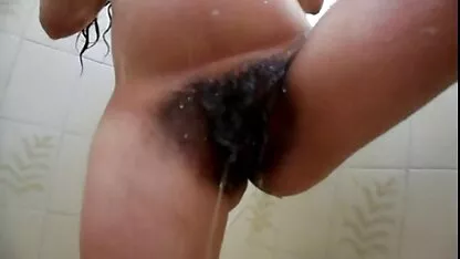 રુવાંટીવાળું શૃંગારિક સોનેરી